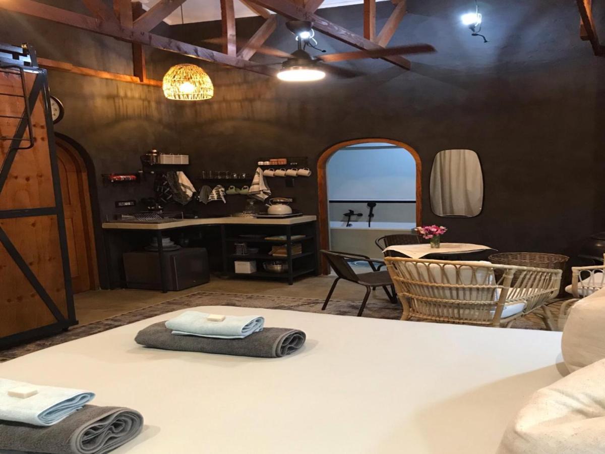 Hannah's Haven Studio Deluxe Lägenhet Beaufort West Exteriör bild