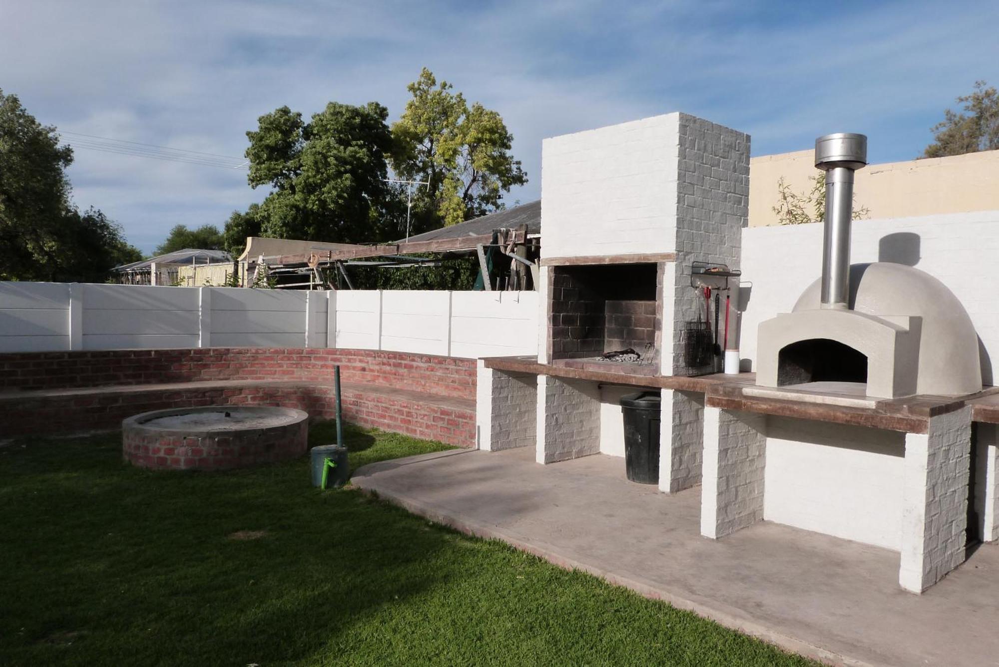 Hannah's Haven Studio Deluxe Lägenhet Beaufort West Exteriör bild