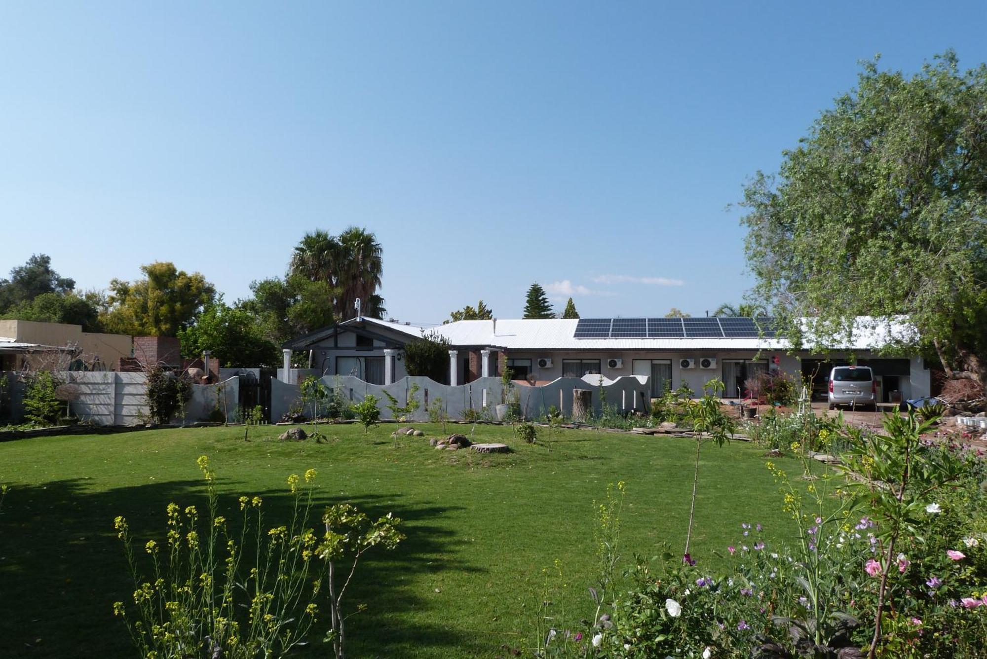 Hannah's Haven Studio Deluxe Lägenhet Beaufort West Exteriör bild